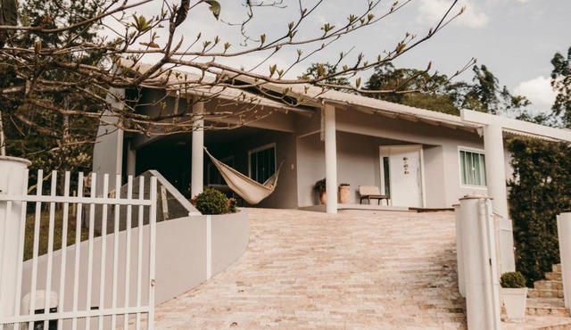 Casa confortável em local tranquilo.