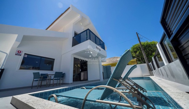 Casa Cristal, 6 suites, sleeps 22, with heated pool, 100m from the sea.