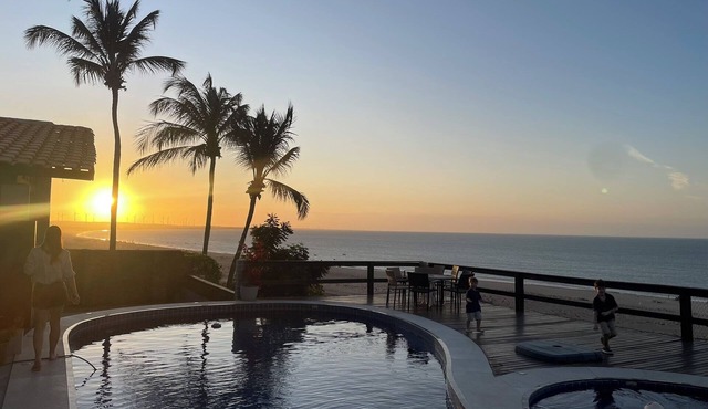 Casa de Praia Luxuosa com Vista Panorâmica – 6 Quartos entre Cumbuco e Taíba