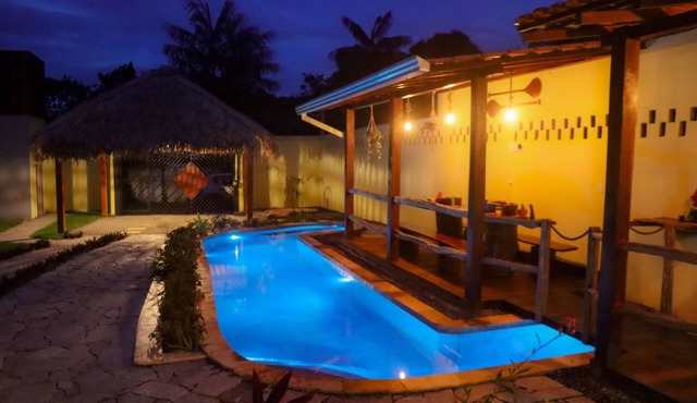 Casa da Lagartixa near the beach with lake-style pool