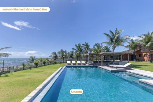 Casa da Praia, beachfront mansion in Fortim