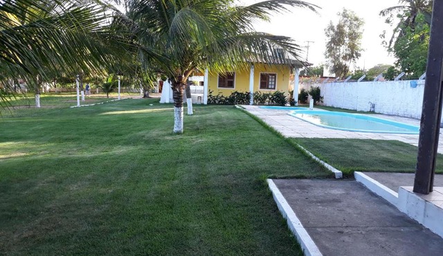 Casa de 4 quartos á 6Km da praia de Lagoinha-ce