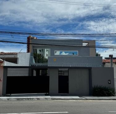 Casa de alto padrão