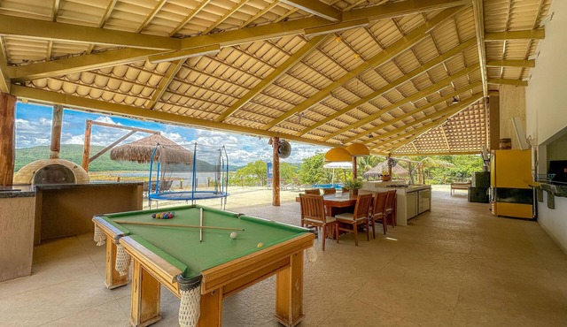 Casa de Campo com Linda Vista Para Lago e Montanha em Caldas Novas-go