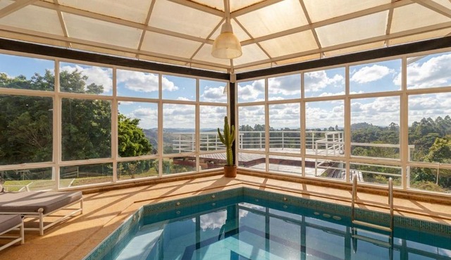 Casa de Campo com Lago, Piscinas Jacuzzi e Sauna
