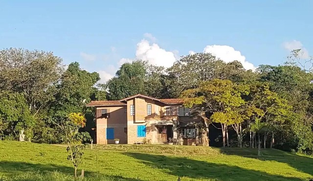Casa de Campo em Ibiúna Próximo à Estrada do Vinho