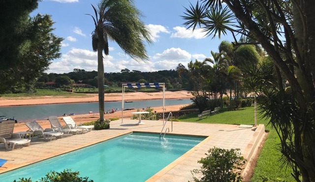 Casa de campo inteira de frente pra Represa Avaré
