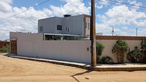 Casa de Férias- Com 2 quartos, Piscina e Churrasqueira