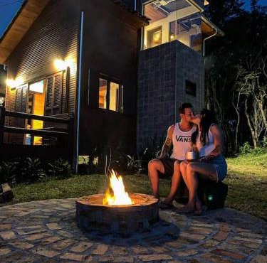 Casa de montanha com hidro no pé da serra