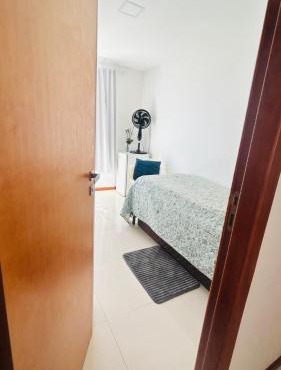 Casa e conforto com anfitriã perto da praia