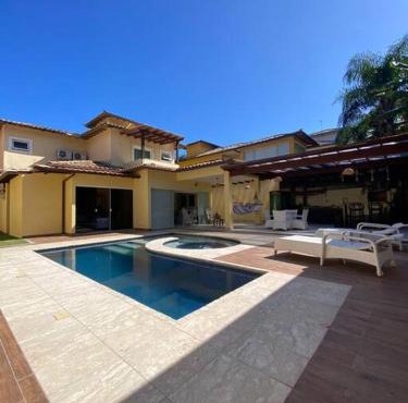 Casa em buzios c piscina e 4 suítes