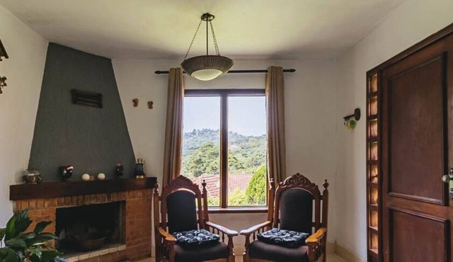 Casa em Campos do Jordão com Lareira