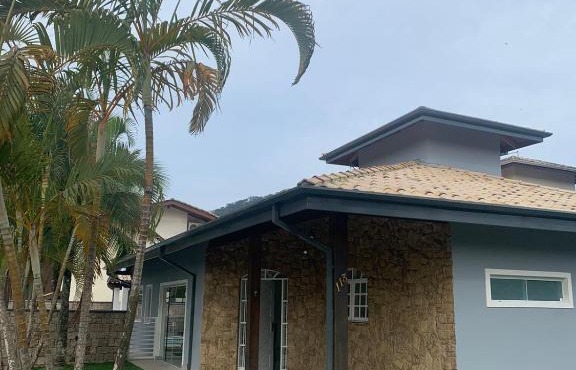 Casa em condomínio particular ( 14 pessoas )