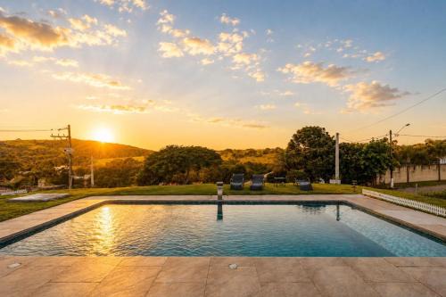 Casa em Condominio c Piscina e Churrasqueira