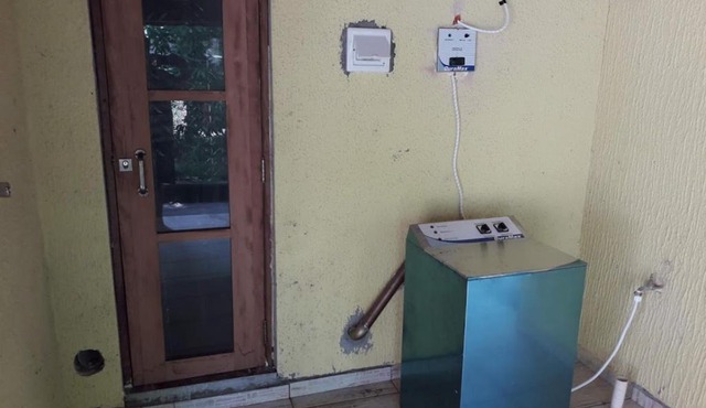 CASA EM CONDOMÍNIO FECHADO COM PISCINA