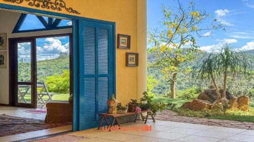 Casa em Secretário com Vista para a Montanha