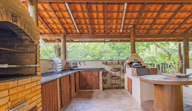 Casa em Ubatuba próxima a praia e cachoeiras