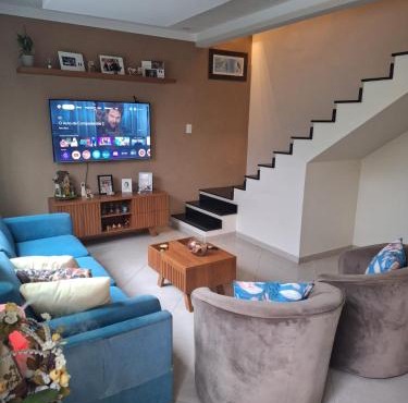 Casa em vila familiar