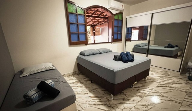 Casa espaçosa com piscina e churrasqueir