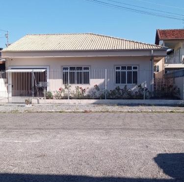 casa espacosa a 100 metros da praia do sonho
