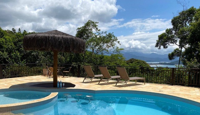 Casa Exclusiva com Vista Espetacular nas Toninhas