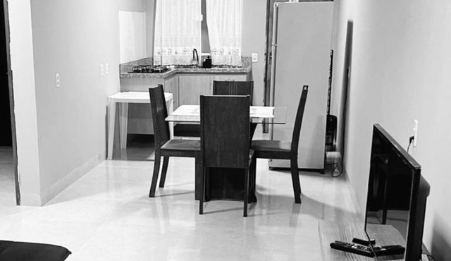 Casa geminada privativa com 2 quartos, cozinha e sala - sob nova direção, veja nota mas reserve o novo