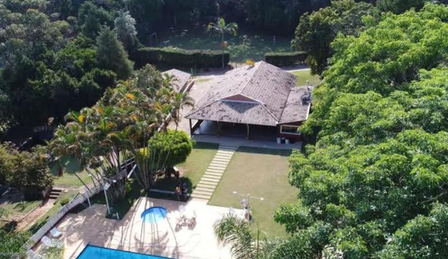 Casa Guacuri - Casa de temporada e eventos - apartamentos com suítes - Piscinas e Amplo Estacionamento