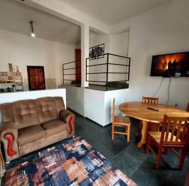 Casa inteira no centro de São Thomé das letras