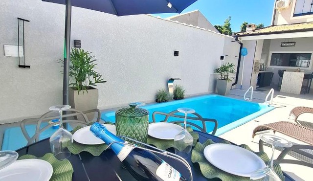 Casa Inteligente Piscina Privativa e Churrasqueira