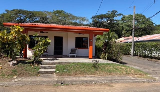 Casa Ivan B-2 in Esterillos