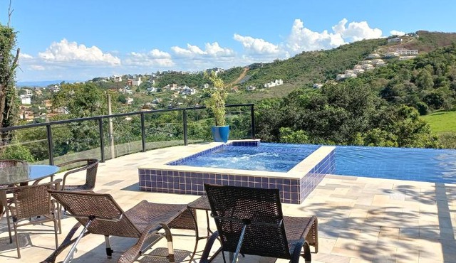 Casa Lago Real