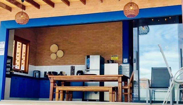 Casa Malbec Pirenópolis - GO Encantadora com 4 Suítes e Área de Lazer Completa