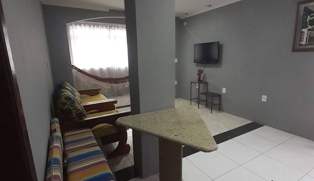 Casa Mobiliada, bem Arejada e em Ótima Localização!