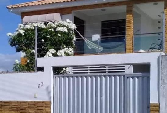 Casa mobiliada, arejada e confortável para alugar na Praia de Ponta de Campina