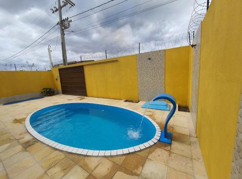 Casa mobiliada com piscina para aluguel por diárias em Martins-RN