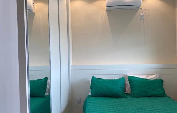Casa moderna e confortável a poucos metros do Expominas