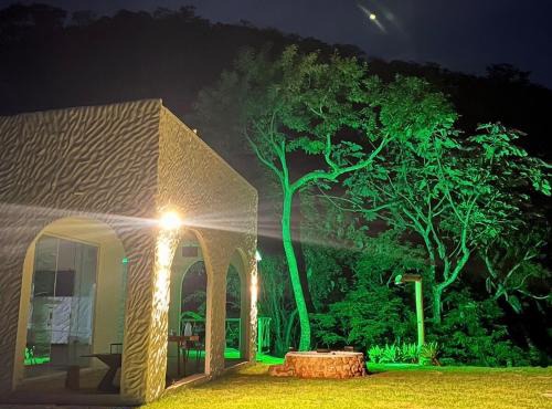 Casa Mykonos, um Refúgio exclusivo com cachoeira privativa