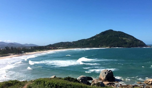 Casa na Praia da Ferrugem com 02 Vagas