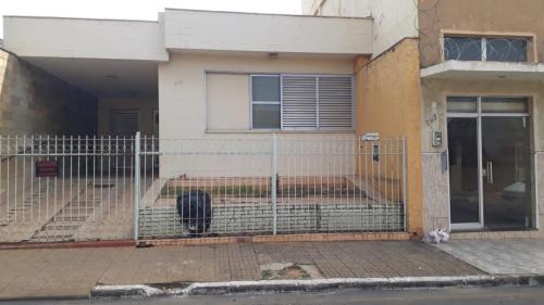 casa no centro ideal para grupo de pessoas empresa