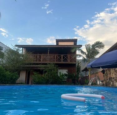 Casa no Condomínio Morada da Praia com piscina