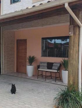 Casa nova entre o mar e a lagoa