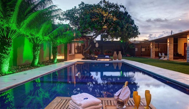 Casa Oasis with Sauna, Hot Tub & Pool by Carpediem