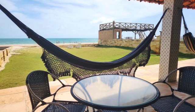 Casa Pe na Areia com Piscina e Ar em Morro Branco