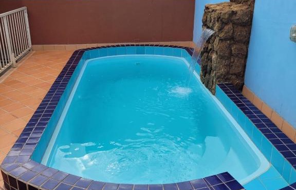 Casa pra Agrishow 6 pessoas, 3 banheiros, 2 quartos, piscina