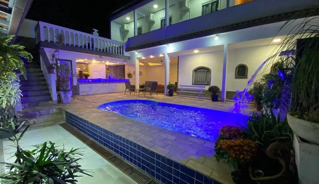 Casa R2, com piscina a 04 Km do Parque Olímpico