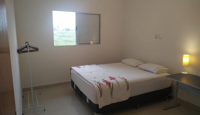 Casa residencial arejada em bairro tranquilo