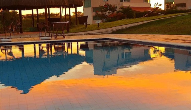 CASA TOTALMENTE EQUIPADA AMPLA E CONFORTAVEL em CONDOMINIO - CHÃ GRANDE-PE