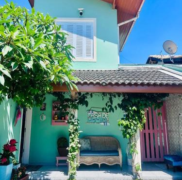 Casa Verde Bertioga, um espaço cheio de charme com três praias - Indaiá, Pedra Selada e Riviera de São Lourenço para visitar a pé!
