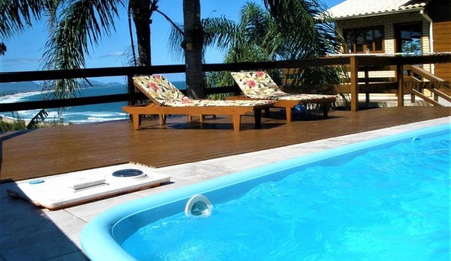 Casa Vista Privilegiada: Piscina e Conforto