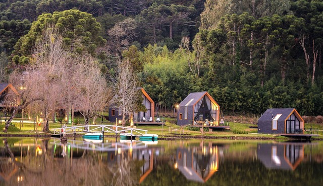 Celeiro Lake Village